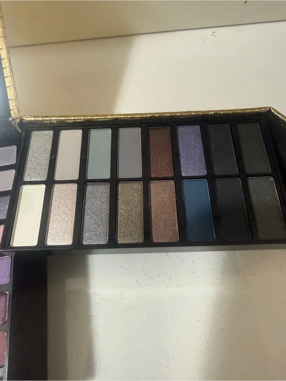 Versatile Women Makeup Palette with Lip and Eye Shades - Pink & Neutral Tones